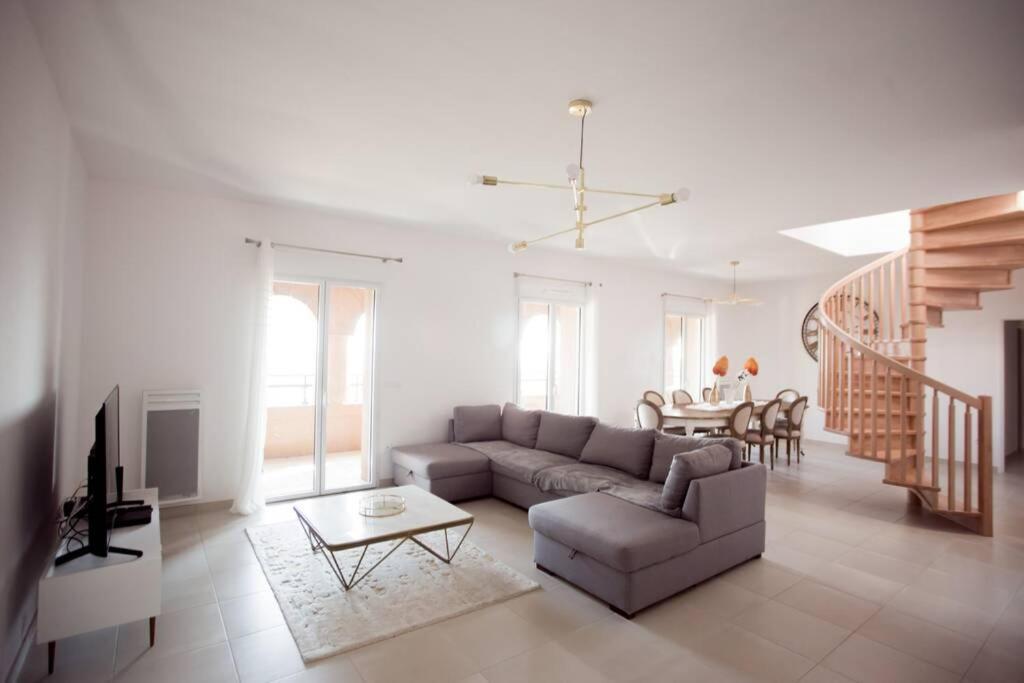 Magnifique Appartement Avec Vue Imprenable Ла-Лонд-ле-Мор Экстерьер фото